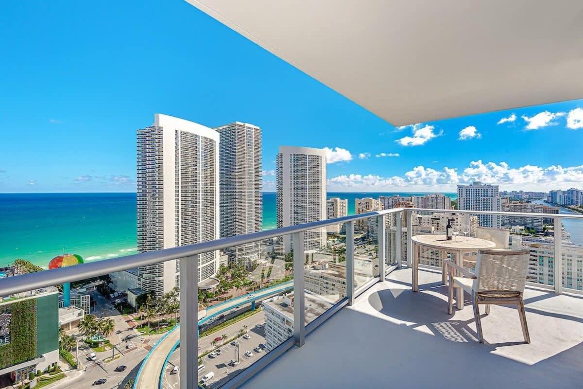 Miami Escape Views & Amenities Apartment Hollywood Bagian luar foto